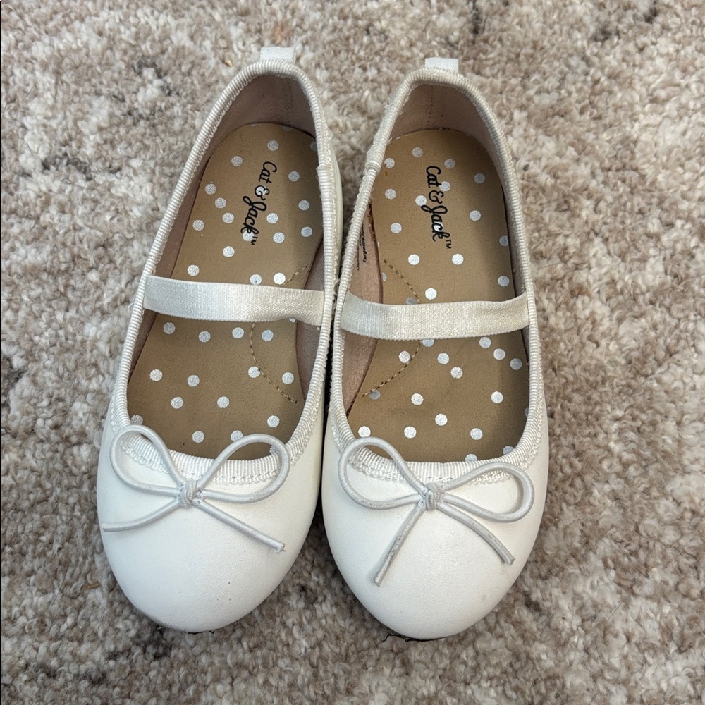 Cat & Jack Cream Ballet Flats with Bow Accent
